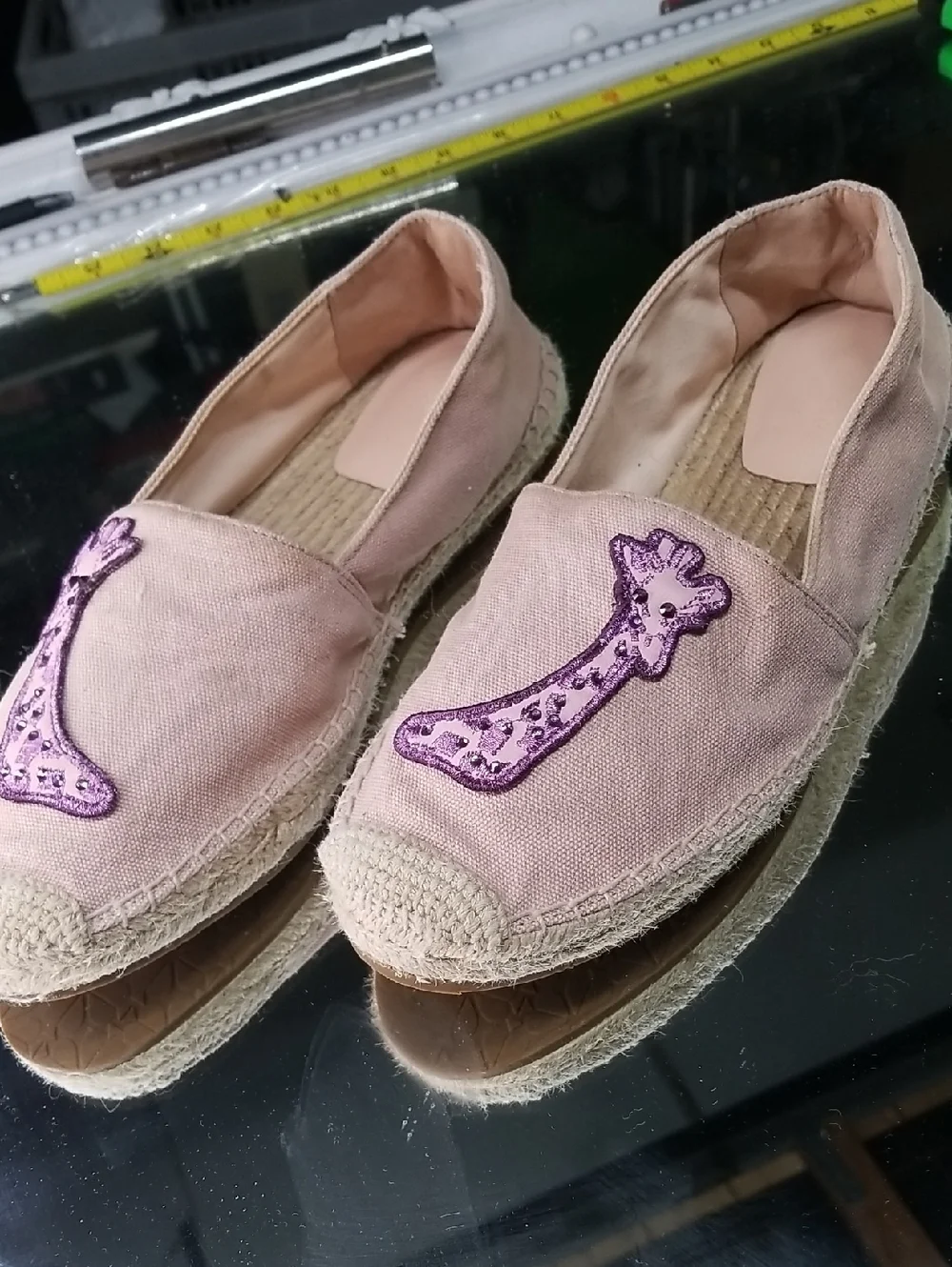 Womens 8.5 Kate Spade Garden Giraffe Espadrilles in a pale vellum (light pink)